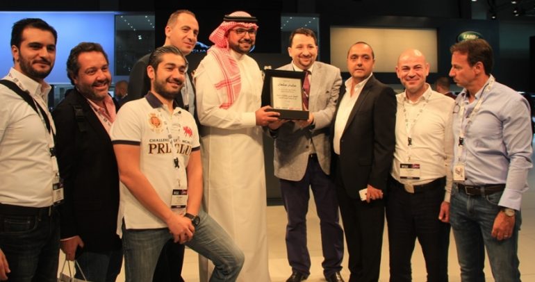جائزة تقديرية من الصحافة العربية لسلمان سلطان
